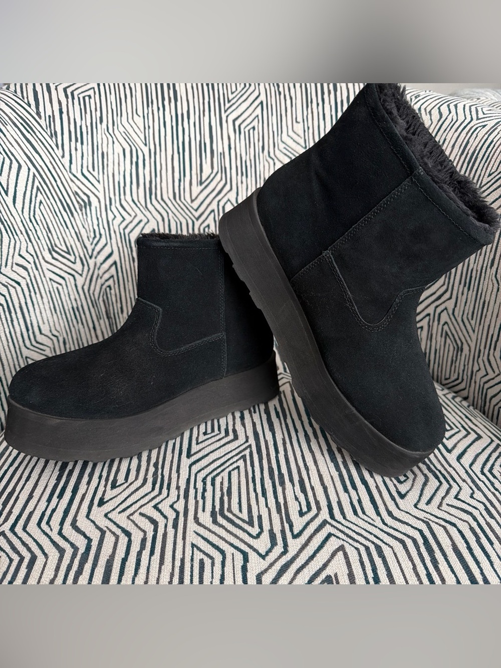 Time And Tru Black Suede Platform Winter Boots with Faux Fur